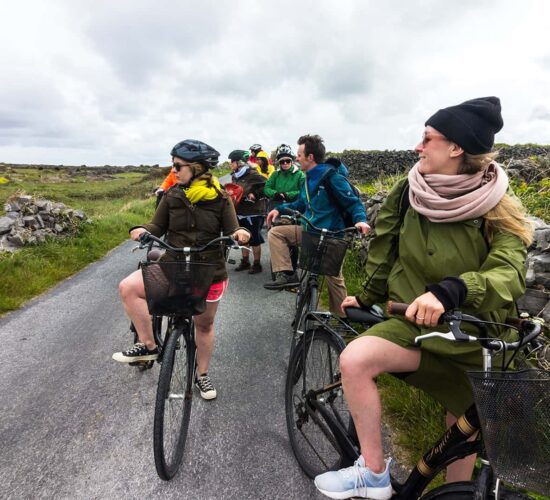 With over 1,100km of rugged coastlines to explore, this 7-Day adventure tour of Ireland is packed full of zing as you journey from Kinsale to Westport.