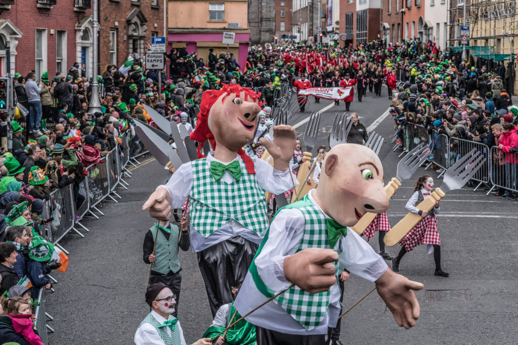 DOWTCHA PUPPETS FROM CORK