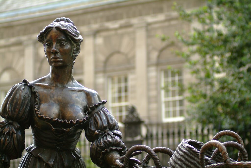 Molly Malone Statue